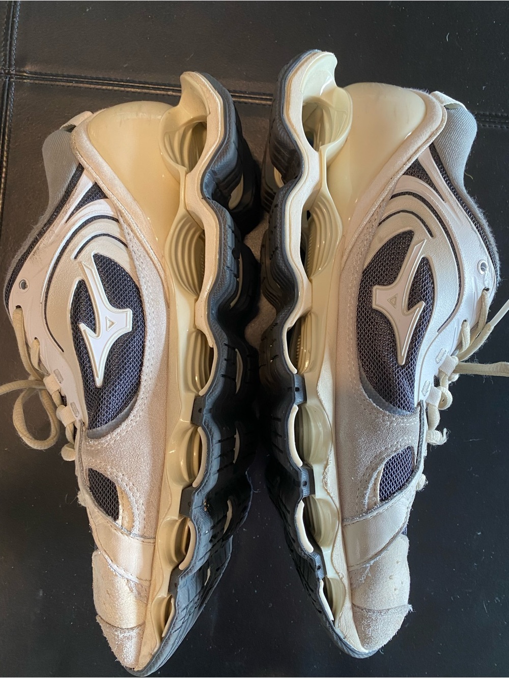 Mizuno Men’s Wave Prophecy Beta 2 Running Shoes in Dark Shadow white, Snow White
